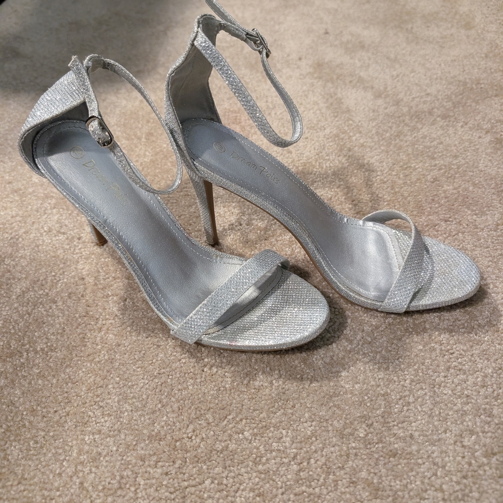 Dream Pairs Glittering Silver Heels